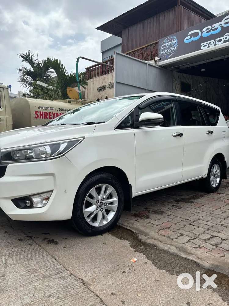 Toyota Innova Crysta 2018 Diesel 270000 Km Driven