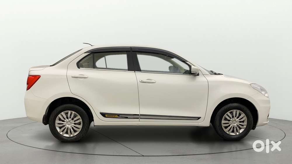Maruti Suzuki Swift Dzire Amt Vxi, 2022, Petrol