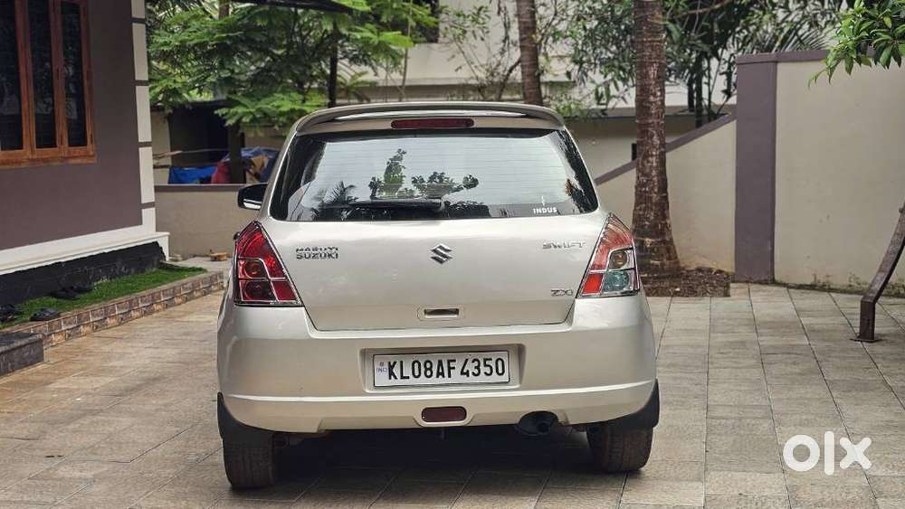 Maruti Suzuki Swift 1.3 Zxi, 2005, Petrol