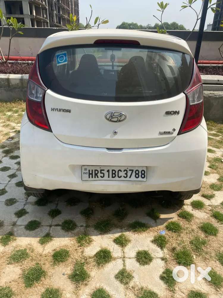 Hyundai Eon Ear