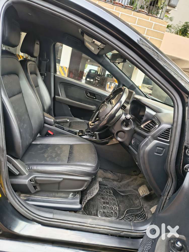 Tata Altroz 1.2 Xza Plus Dark Edition Dct, 2022, Petrol