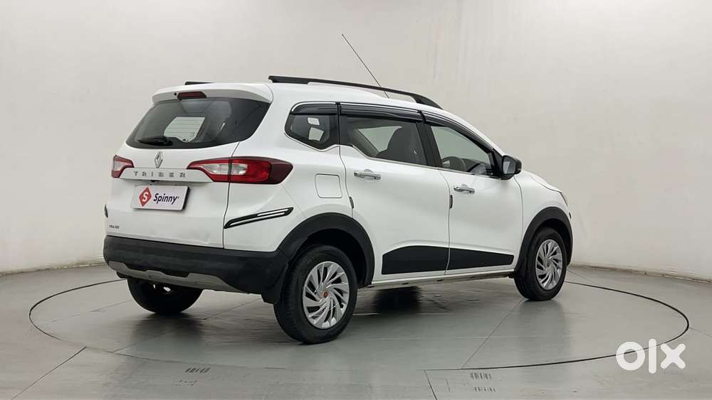 Renault Triber Rxz, 2023, Petrol