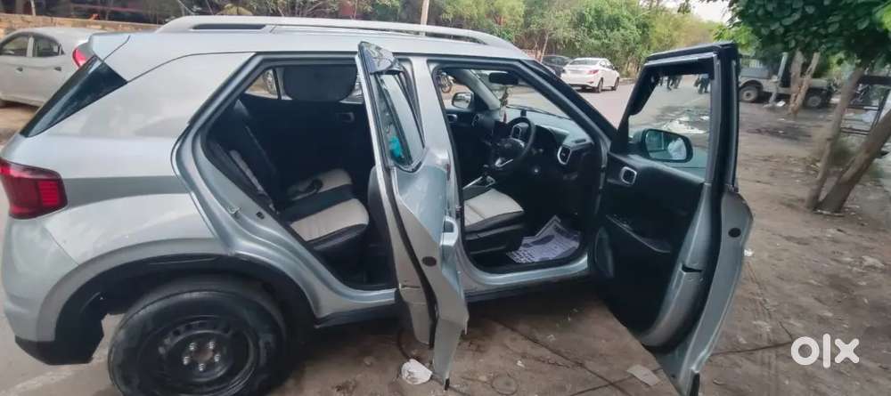 Hyundai Venue 2019 Petrol 69000 Km Driven Automatic