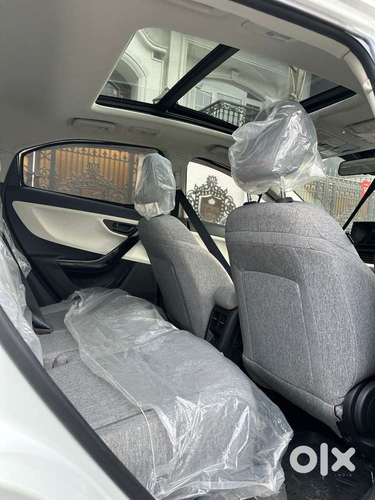 Tata Curvv Creative 1.2 Revotron Petrol 6mt, 2025, Petrol