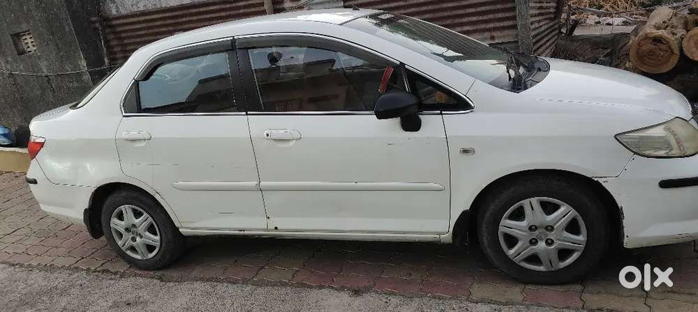 Honda City Zx 2006 Cng & Hybrids 125000 Km Driven