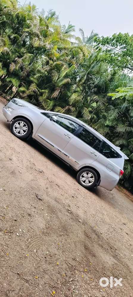 Toyota Innova Crysta 2019 Diesel 195000 Km Driven