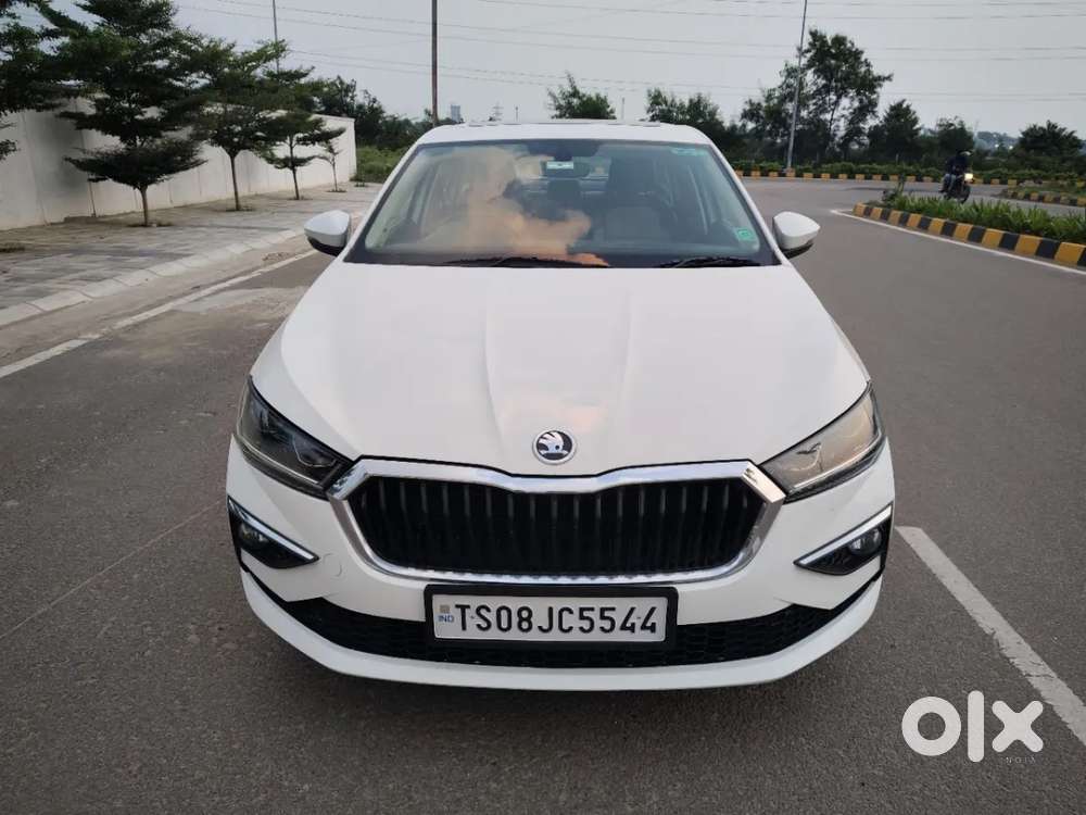 Skoda Slavia Ambition 1.0l Tsi At, 2022, Petrol