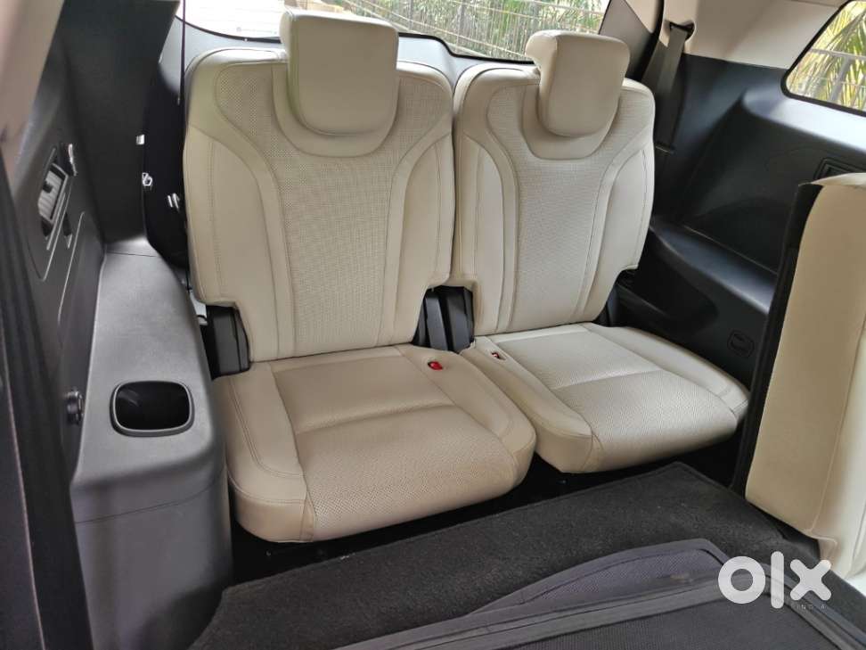 Mahindra Xuv700 2.2 Ax 7 Diesel At Str, 2024, Petrol