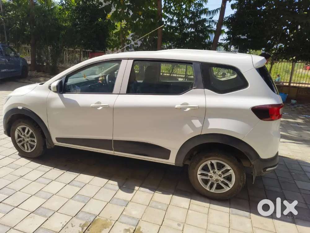 Renault Triber Petrol 27000 Km Driven