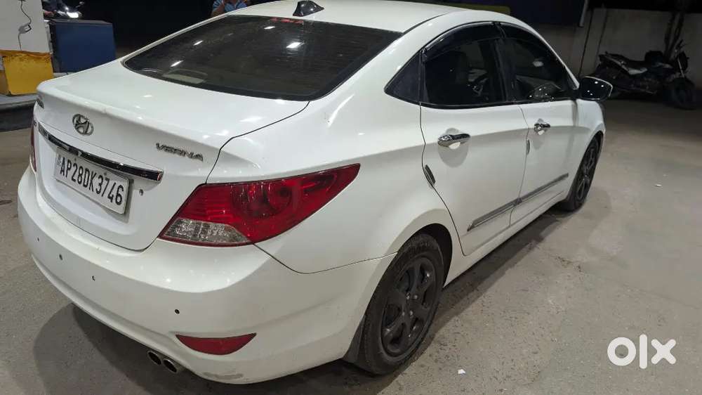 Hyundai Verna Fludic 1.6 Vtvt Bsiv 2011 Petrol