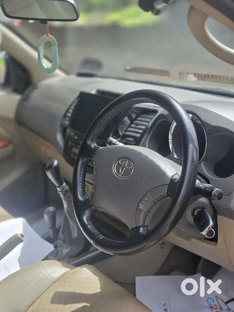 Toyota Fortuner 2010