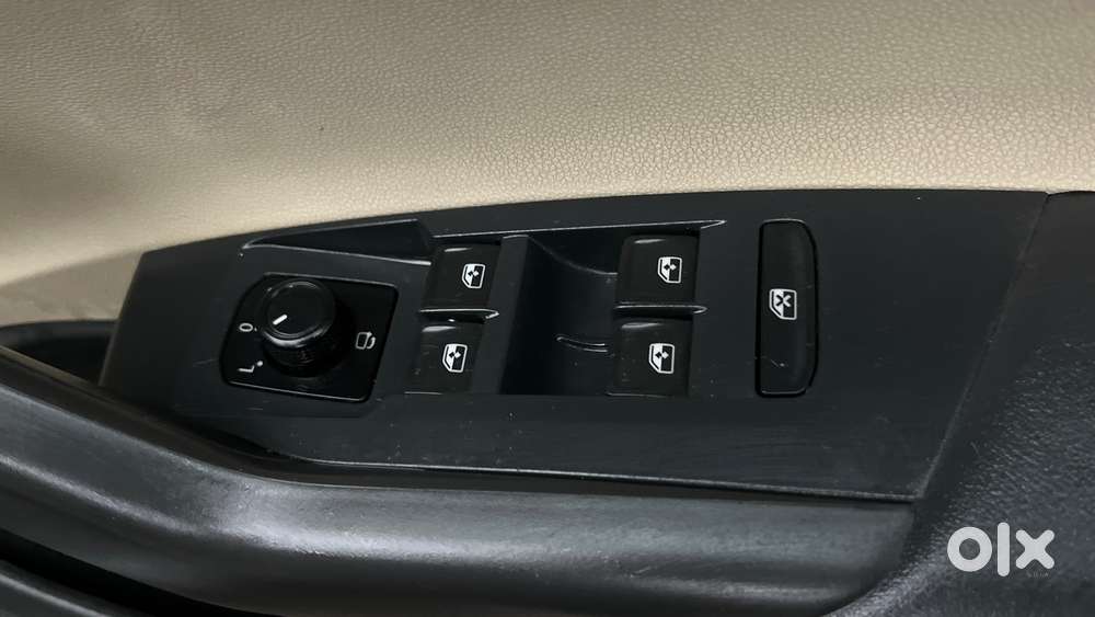 Skoda Slavia Style 1.0l Tsi Mt, 2022, Petrol