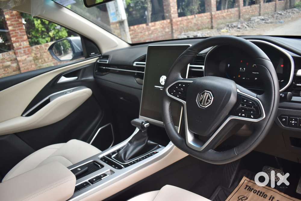 Mg Hector Plus Sharp Pro 1.5 Turbo Petrol Cvt 6 Str, 2025, Petrol