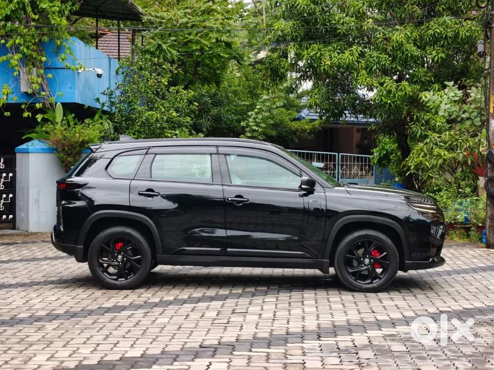 Toyota Urban Cruiser Hyryder, 2025, Petrol