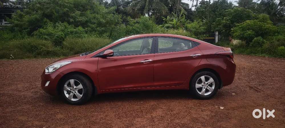 Hyundai Elantra 2013 Petrol Well Maintained