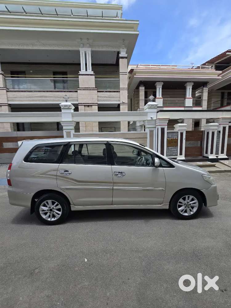 Toyota Innova 2.5 Vx 2013 With Showroom History