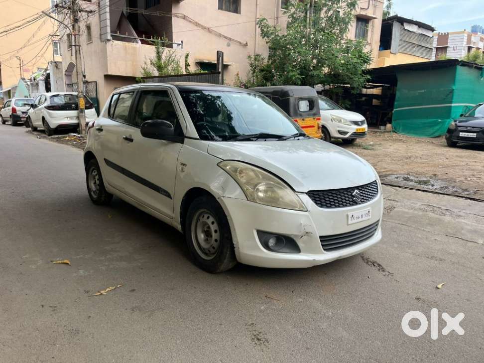 Maruti Suzuki Swift Vxi + Manual, 2012, Petrol