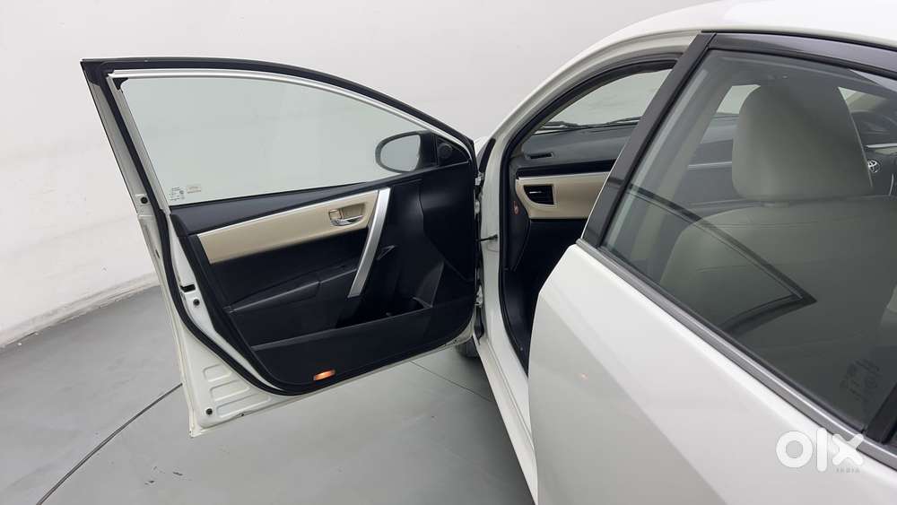 Toyota Corolla Altis 1.8 Gl, 2014, Petrol
