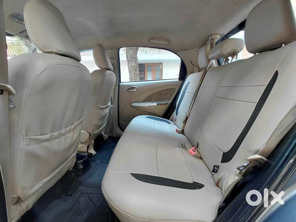 Toyota Etios Liva V Limited, 2017, Petrol