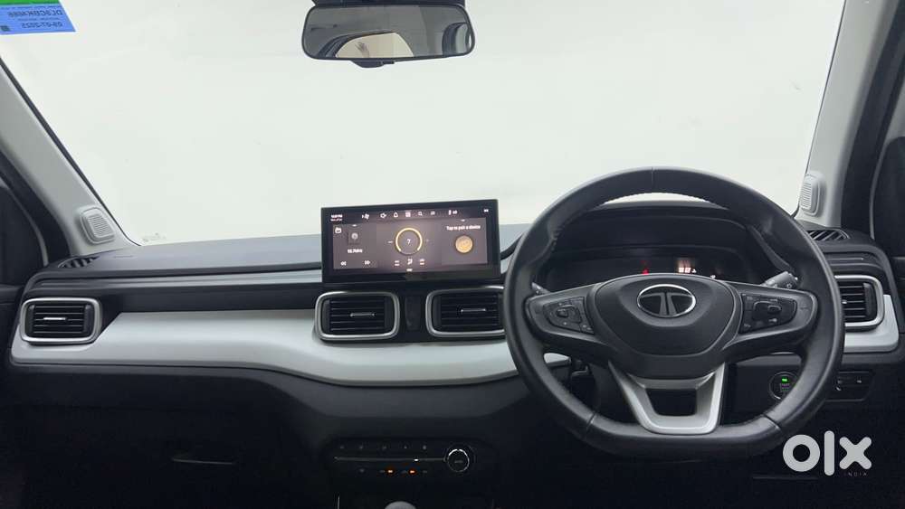 Tata Punch Creative Dual Tone Amt Sunroof, 2025, Petrol