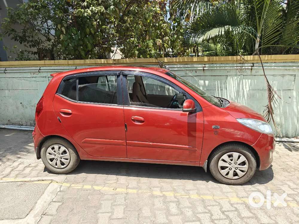 Hyundai I10 2012 Petrol 50000 Km Driven Top End Model With Sunroof