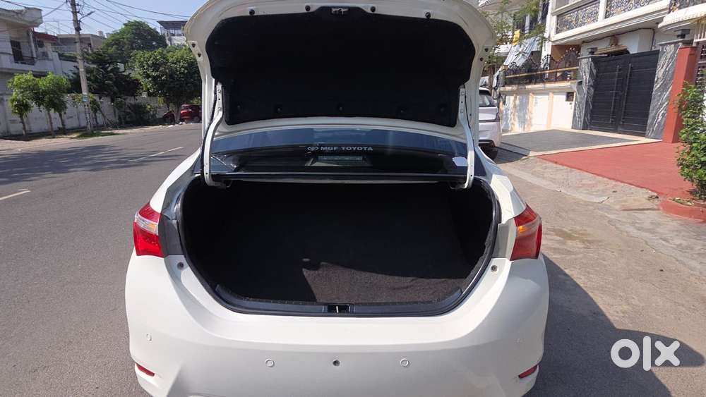 Toyota Corolla Altis J S, 2016, Cng & Hybrids