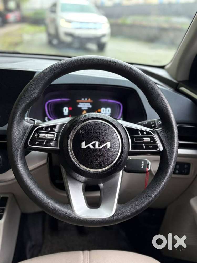 Kia Carens G 1.5 6mt Premium (o) 7-seater, 2024, Petrol