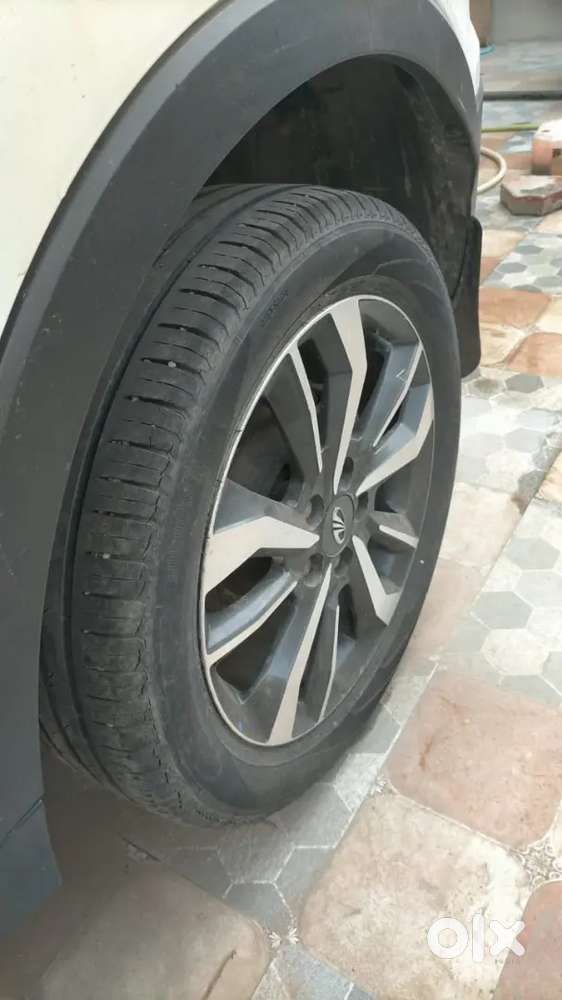 Mahindra Xuv300 2021 Petrol 67000 Km Driven