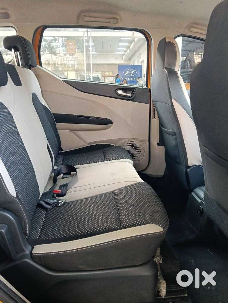 Renault Triber Rxz, 2019, Petrol