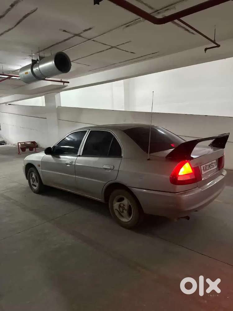 Mitsubishi Lancer 1.5 2001