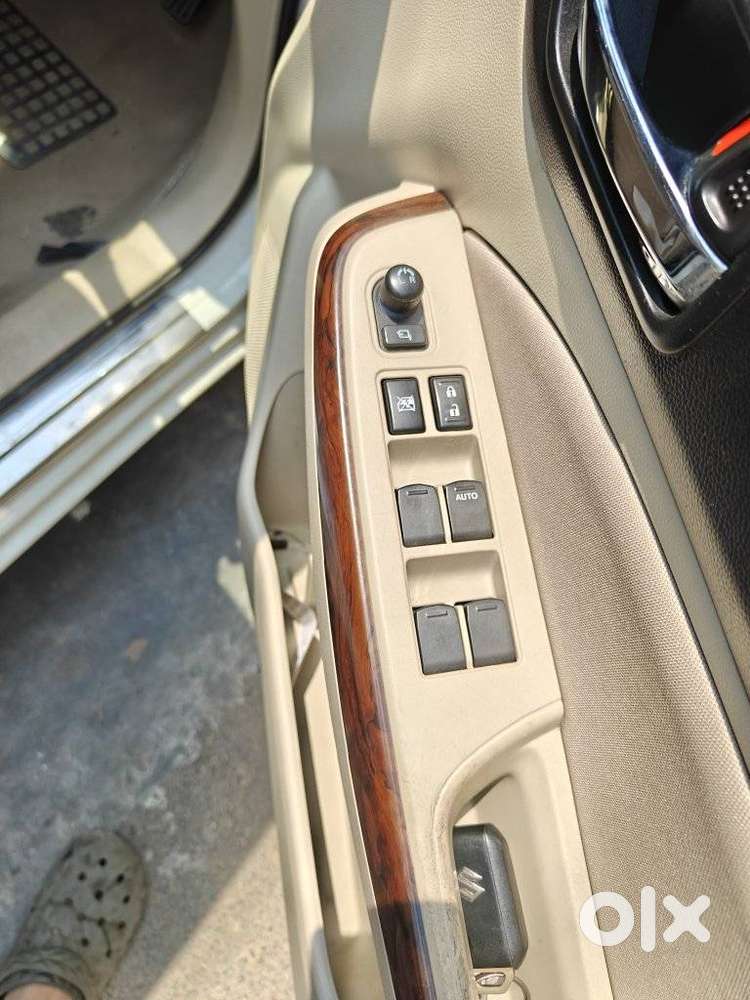 Maruti Suzuki Swift Dzire Zxi + Amt, 2018, Petrol