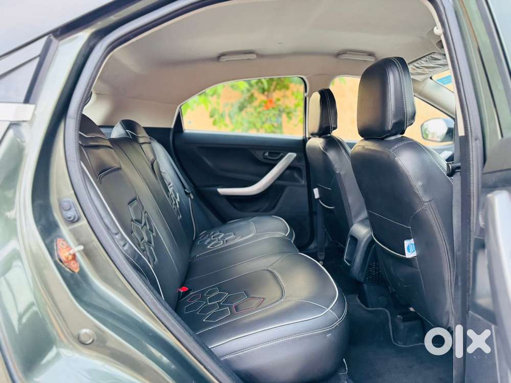 Tata Nexon, 2022, Petrol
