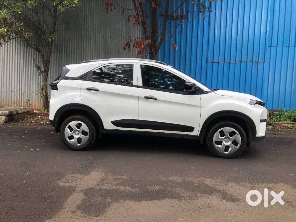 Tata Nexon Smart Plus 2024 Petrol - Sunroof
