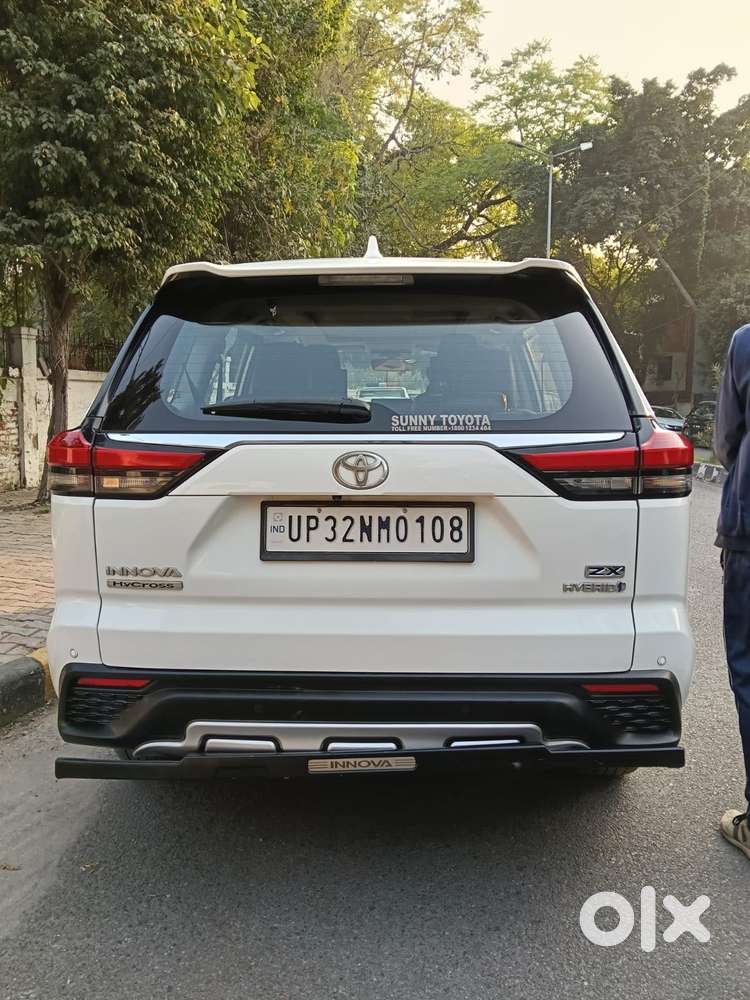 Toyota Innova Hycross 2.0 Zx Hybrid 7 Str, 2023, Cng & Hybrids