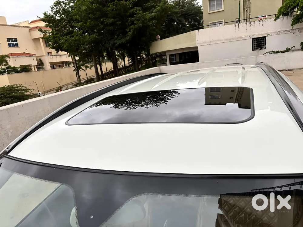 Mahindra Xuv500 W11 At Topend Sunroof 2018 Model Single Owner