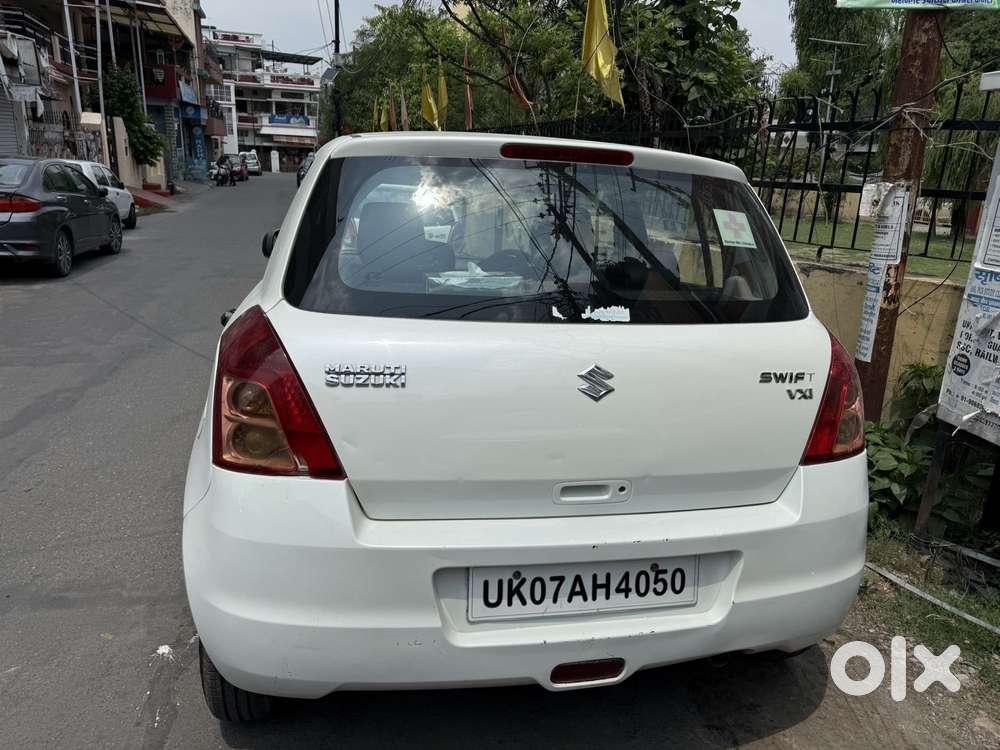 Maruti Suzuki Swift Vxi 1.2 Abs Bs-iv, 2011, Petrol