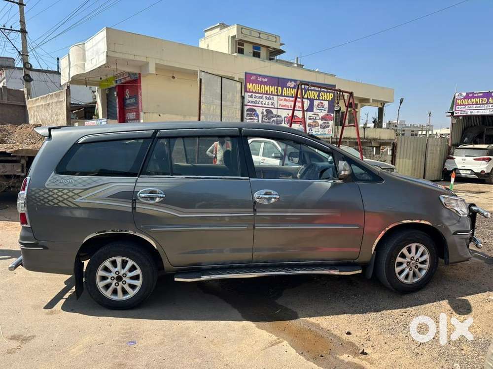 Toyota Innova 2012 Diesel Well Maintained