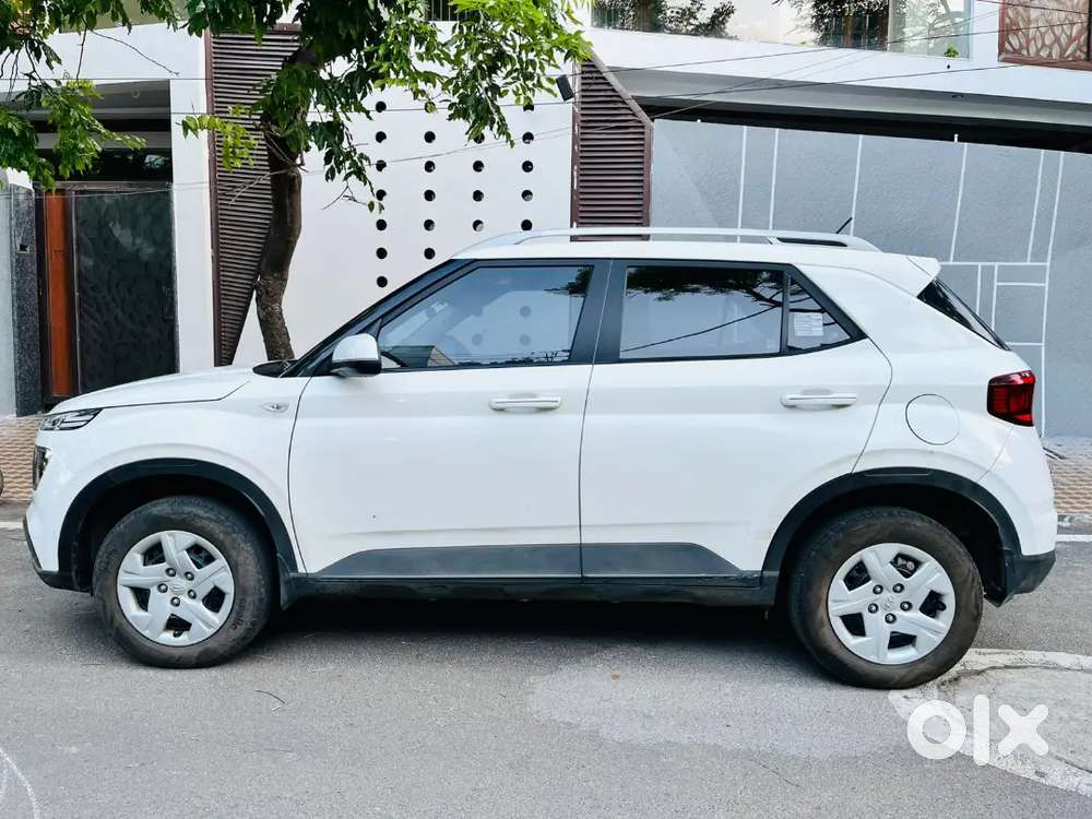 Hyundai Venue 2020 Petrol Good Condition