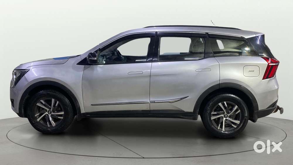 Mahindra Xuv700 2.0 Ax 5 Petrol Mt 7 Str, 2022, Petrol