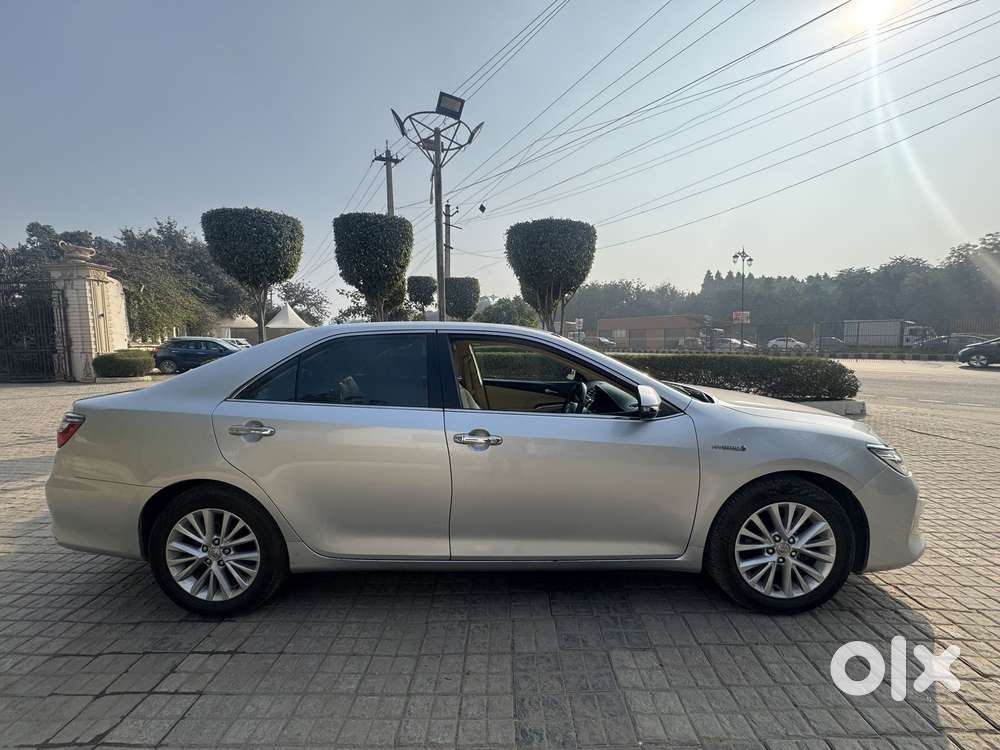 Toyota Camry 2.5l Automatic, 2016, Cng & Hybrids