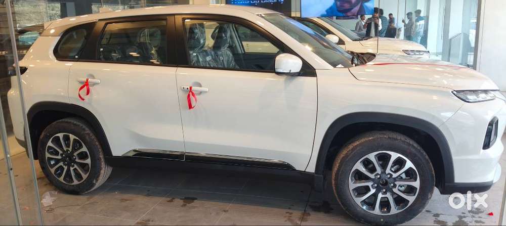 Grand Vitara Pearl White New , Very Less Driven