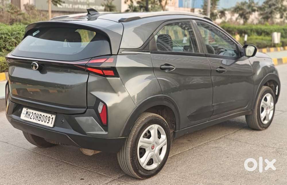 Tata Nexon Smart 1.2 Revotron Petrol 5 Mt, 2024, Cng & Hybrids