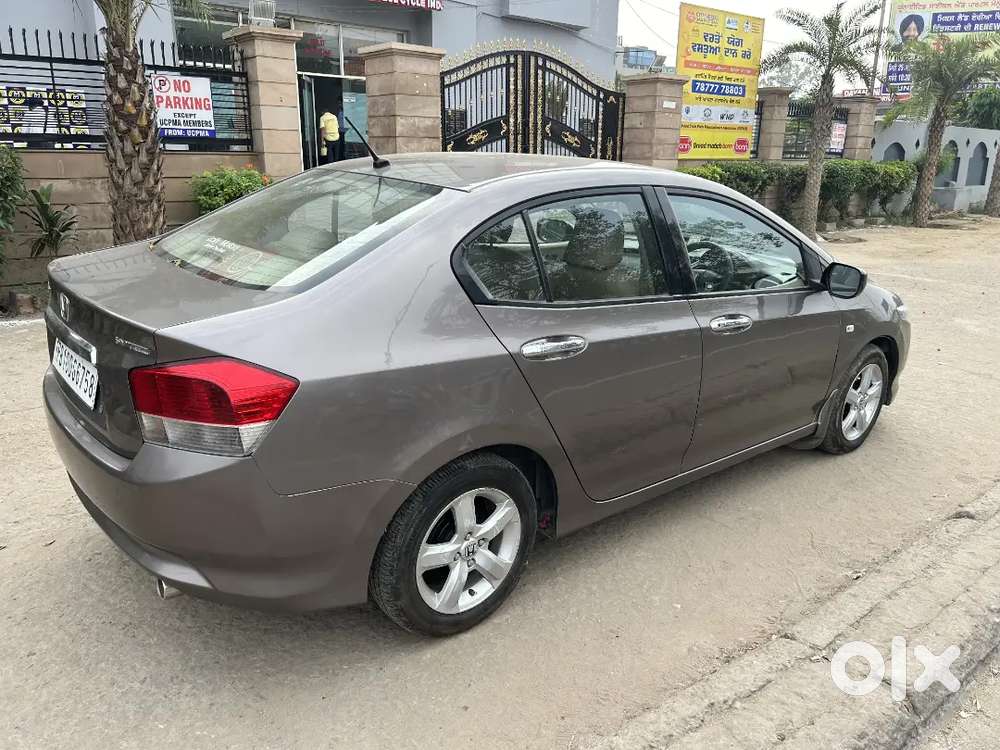 Honda City 1.5 V 2011