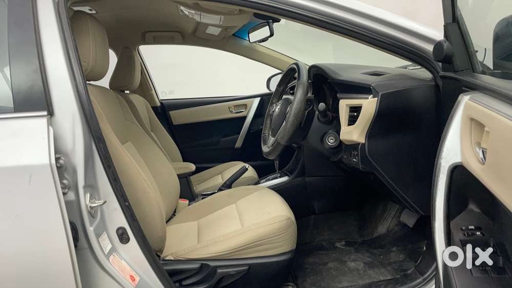 Toyota Corolla Altis G At, 2015, Petrol