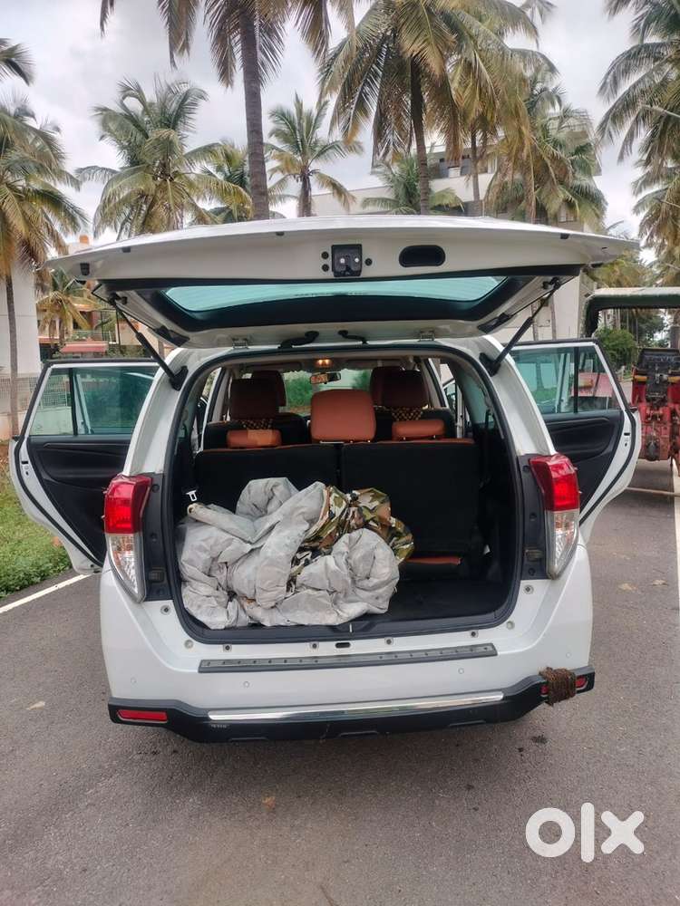 Toyota Innova Crysta 2023 Diesel 42589 Km Driven