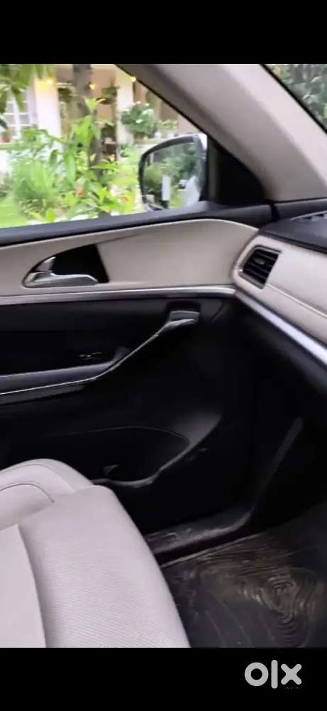 Mahindra Xuv700 Petrol 2023
