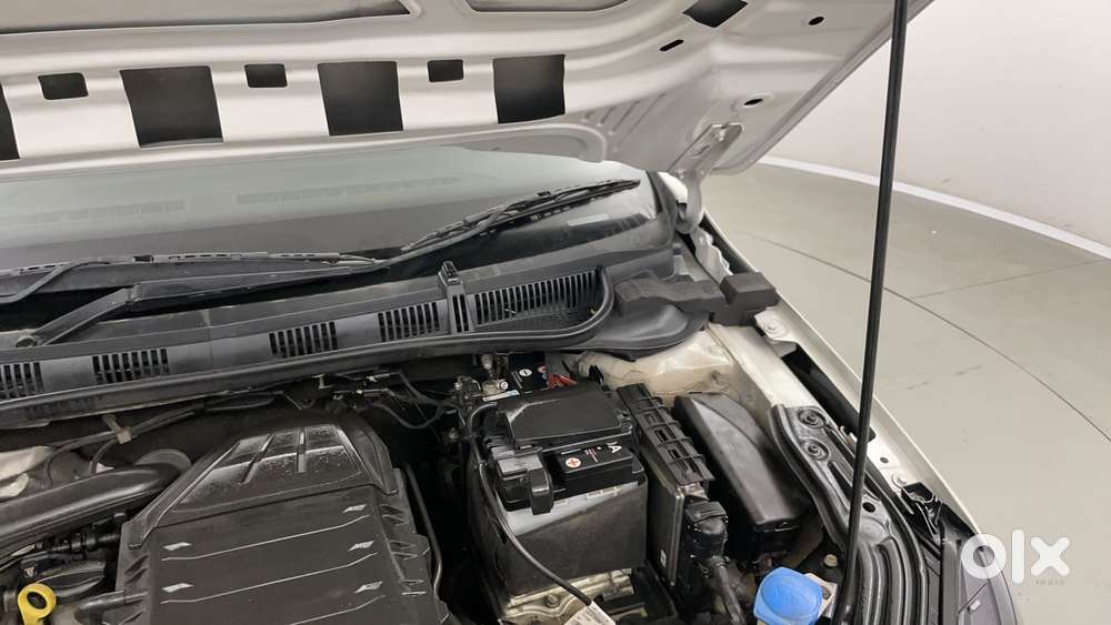 Skoda Slavia Style 1.0l Tsi Mt, 2022, Petrol