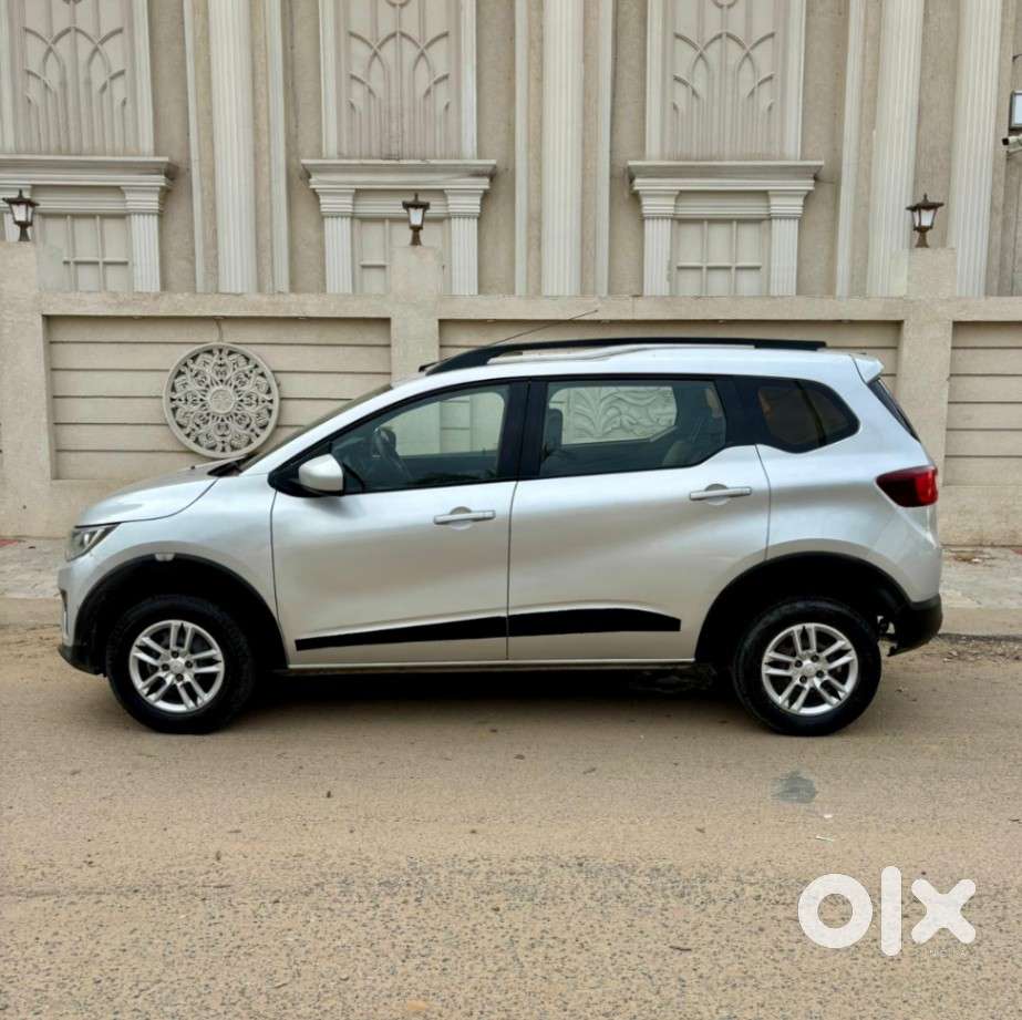 Renault Triber Rxt, 2022, Petrol