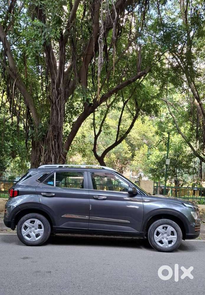 Hyundai Venue 1.2 S (o), 2022, Petrol