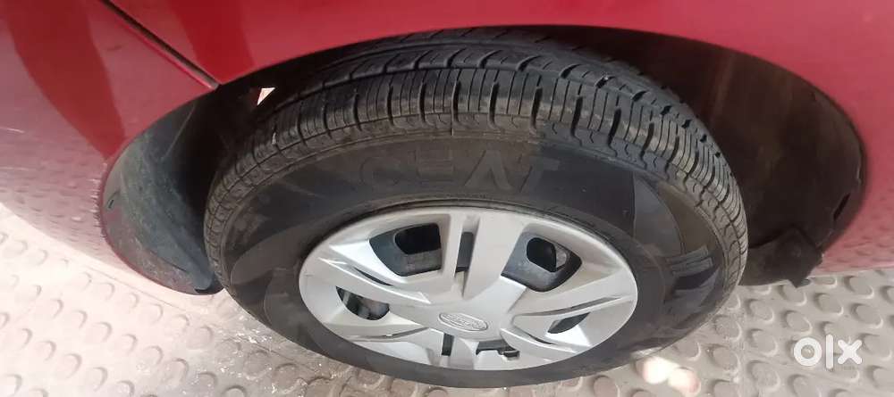Good Condition, 2 Tayr New